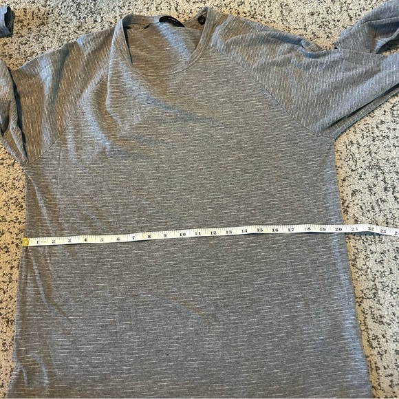 Vince. Gray & White Stripe Cotton Blend Long Sleeve Crew Neck Size Medium Men’s - Picture 10 of 11